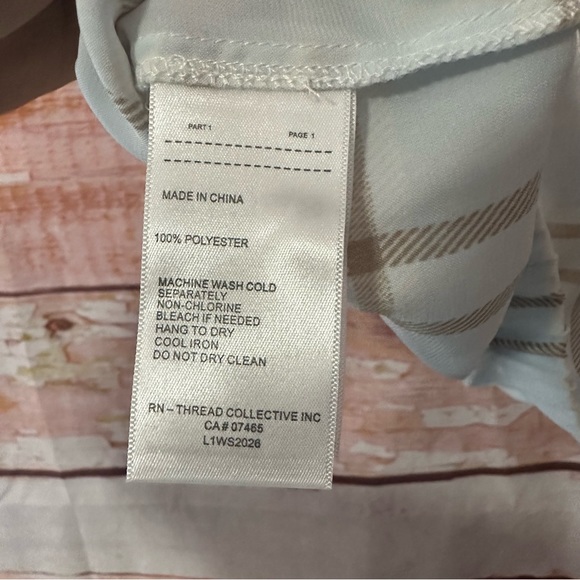 NEW laundry Shelli Segal Gathered Shoulder Top - Picture 10 of 11